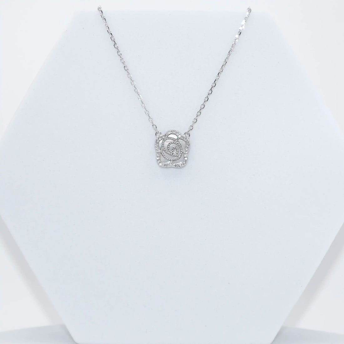 92.50 silver rose pendent with chain