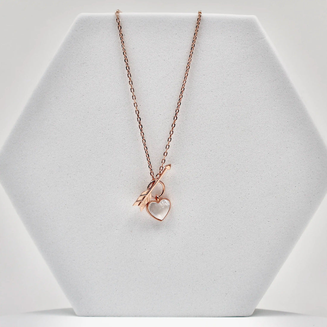 92.50 rose gold Harteen with Arrow pendent with chain