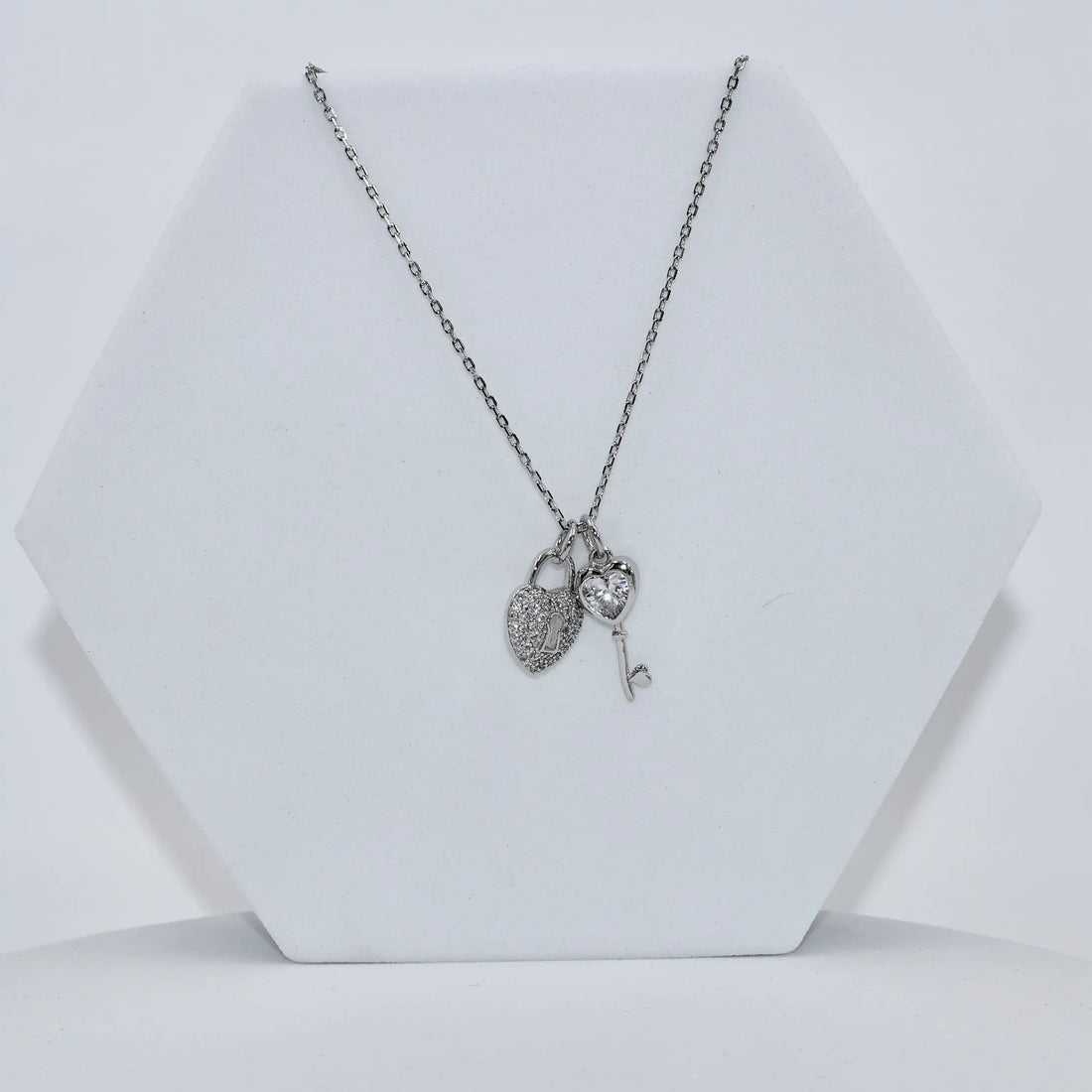 92.50 silver Heart Dimond Lock & Key Pendent with Chain